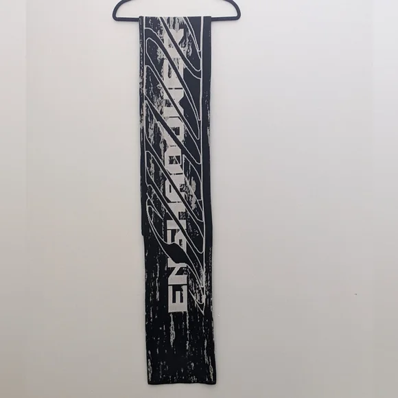 ENSHADOWER Knit Scarf Graphic - Picture 3 of 5